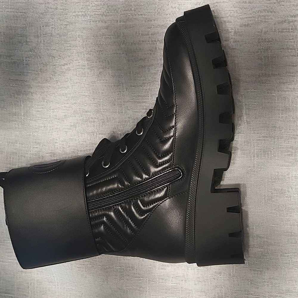 GUCCI Nappa Frances Interlocking GG Black Leather Combat Boots 8 Made in Italy - Picture 6 of 8